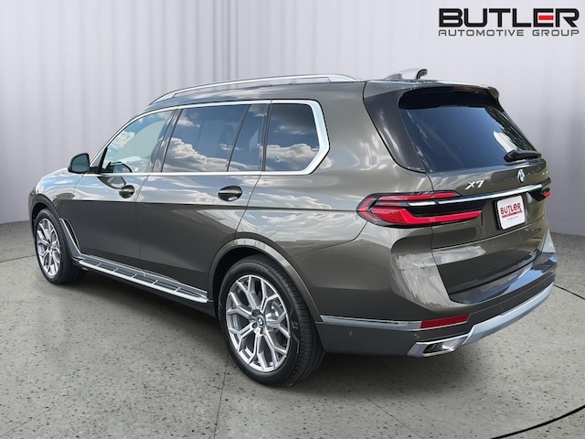 2027 BMW X7