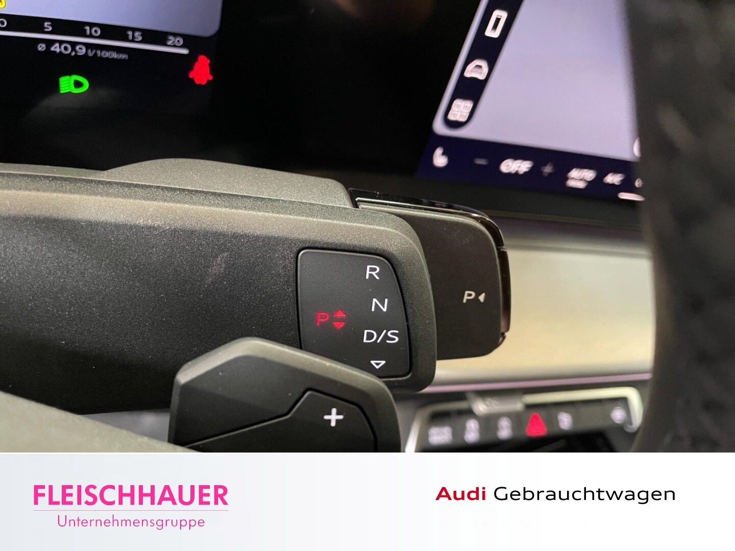 Bild über Audi Q3 SUV TFSI 110 kW S tronic - für weitere Informationen kontaktieren Sie den Audi Partner