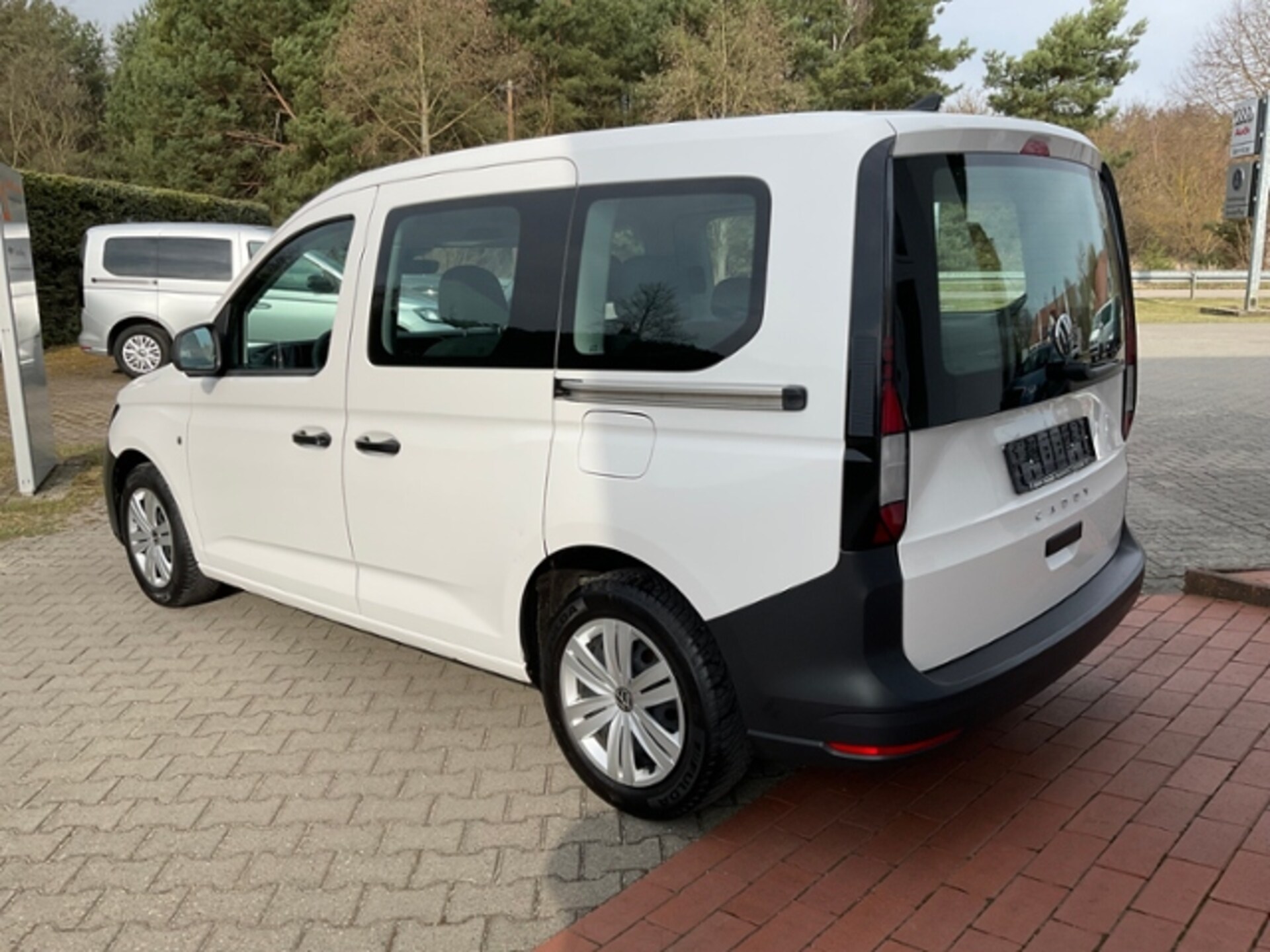 Volkswagen Caddy Kombi Basis-Modell