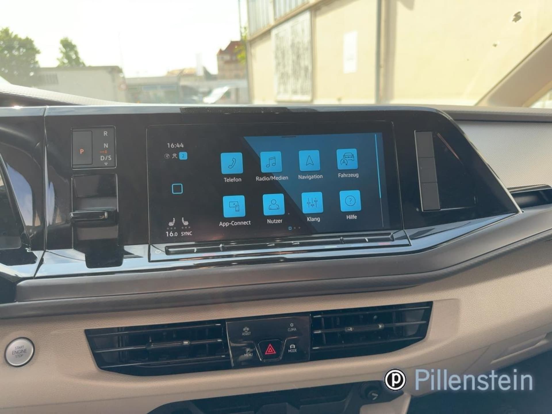 Volkswagen Multivan Langversion Basis-Modell
