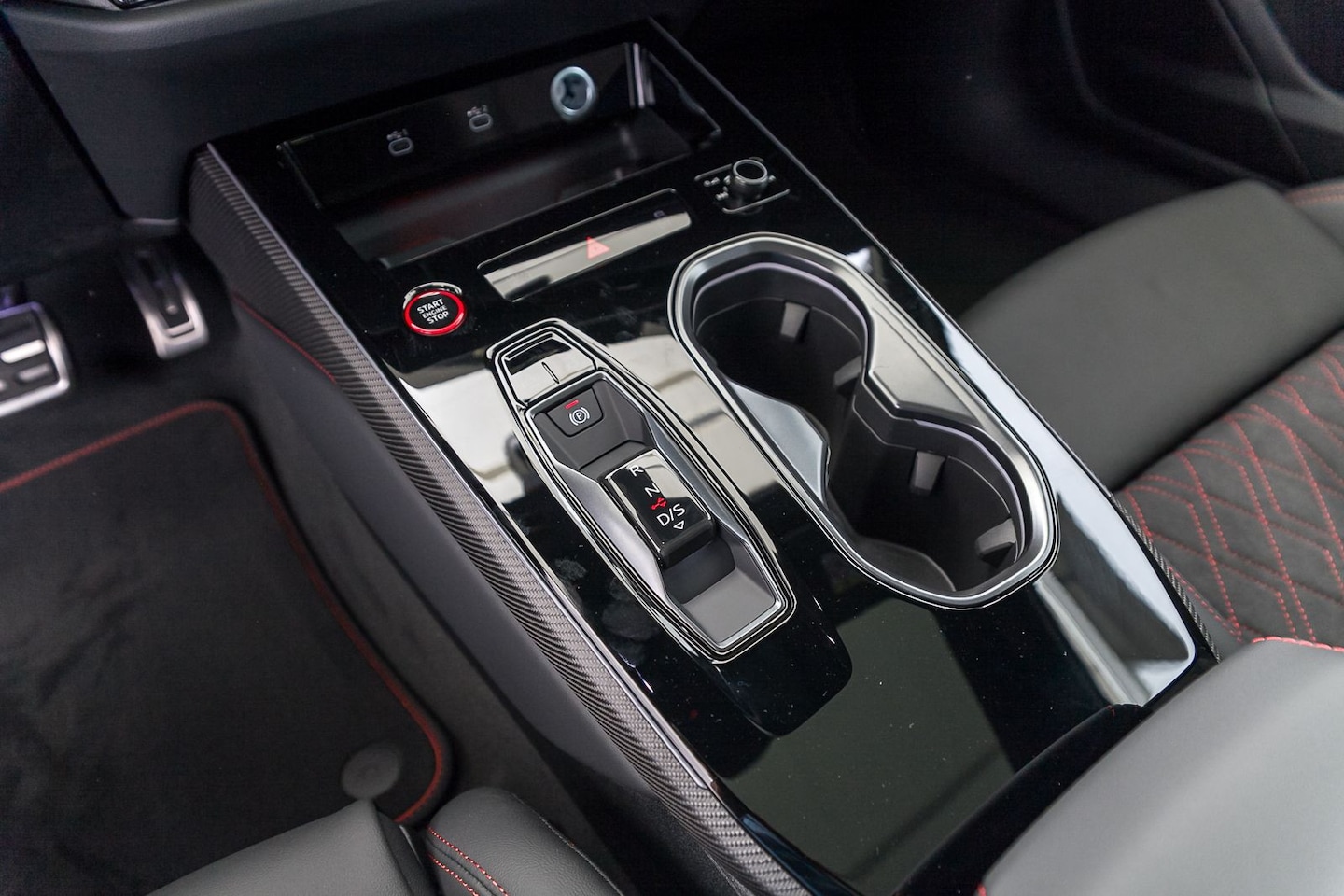 Bild über Audi A6 Avant TFSI quattro 270 kW S tronic - für weitere Informationen kontaktieren Sie den Audi Partner