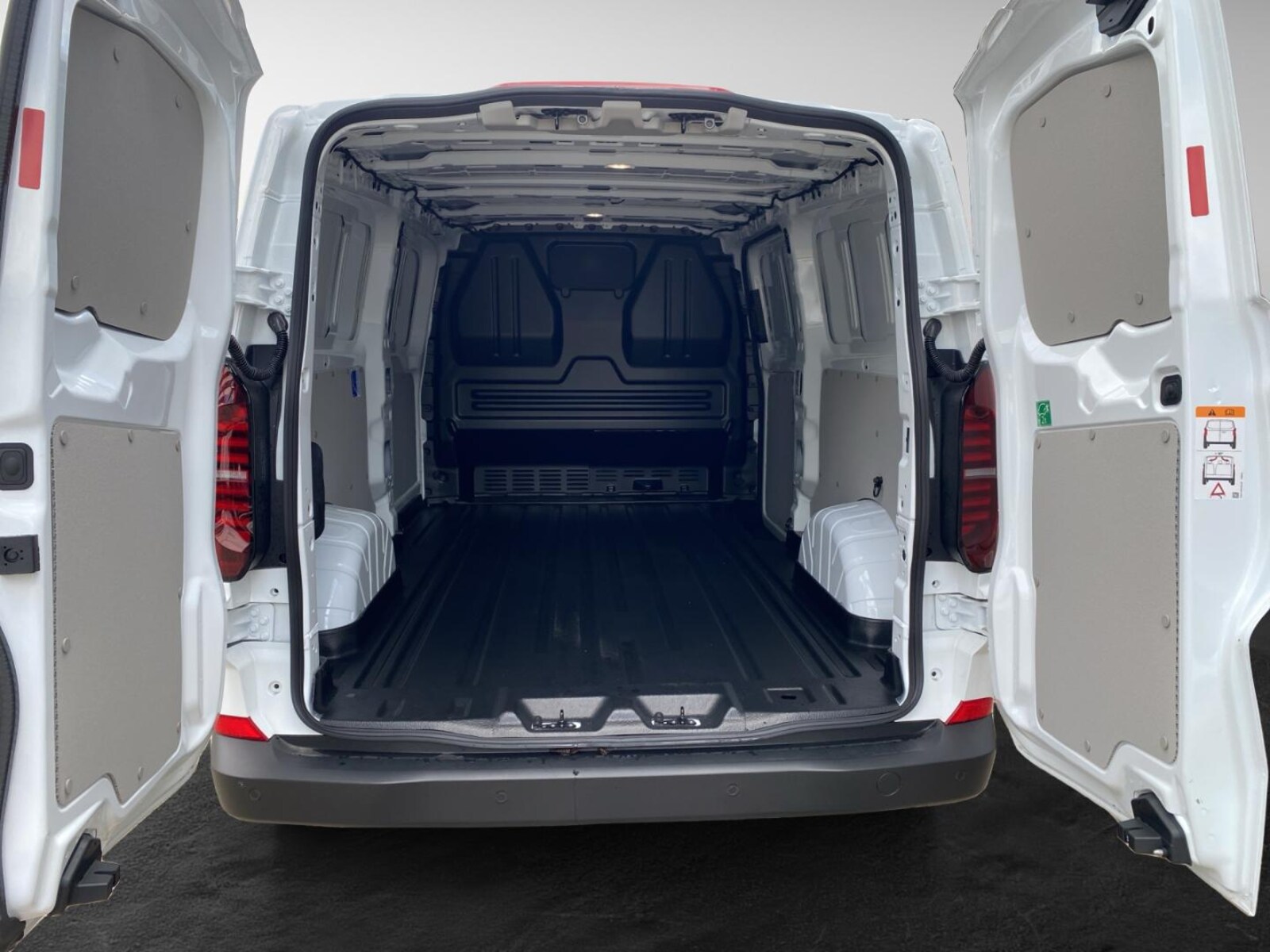 Volkswagen Transporter Kasten langer Radstand – Bild 12