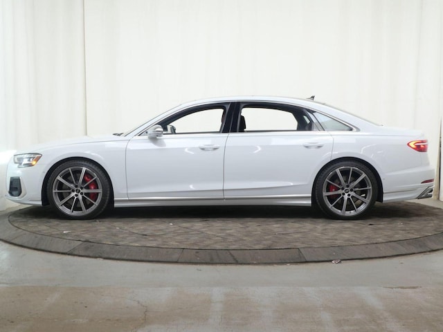 2025 Audi S8 L