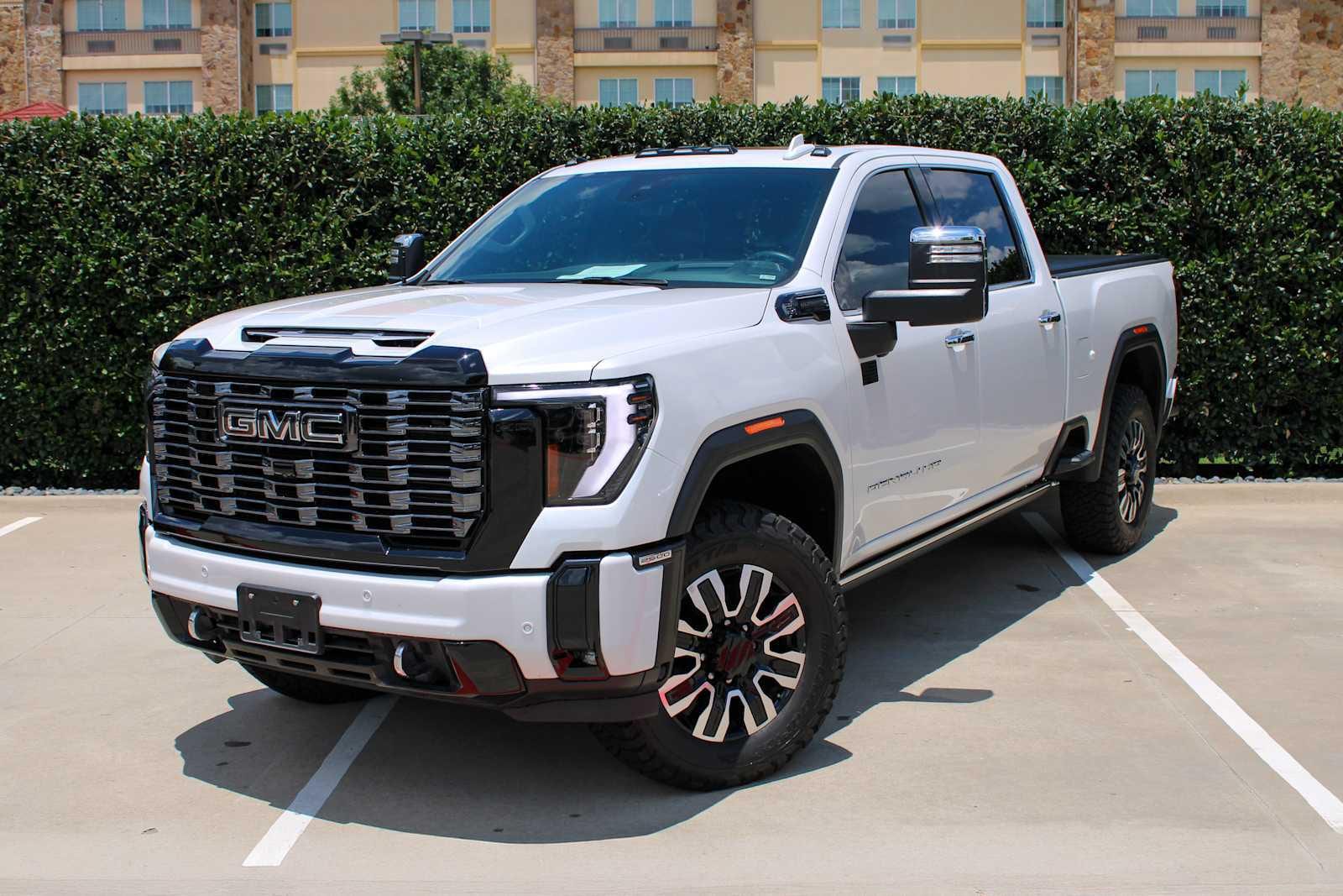 2025 GMC Sierra 4WD Crew Cab Long Box Denali Ultimate's photo