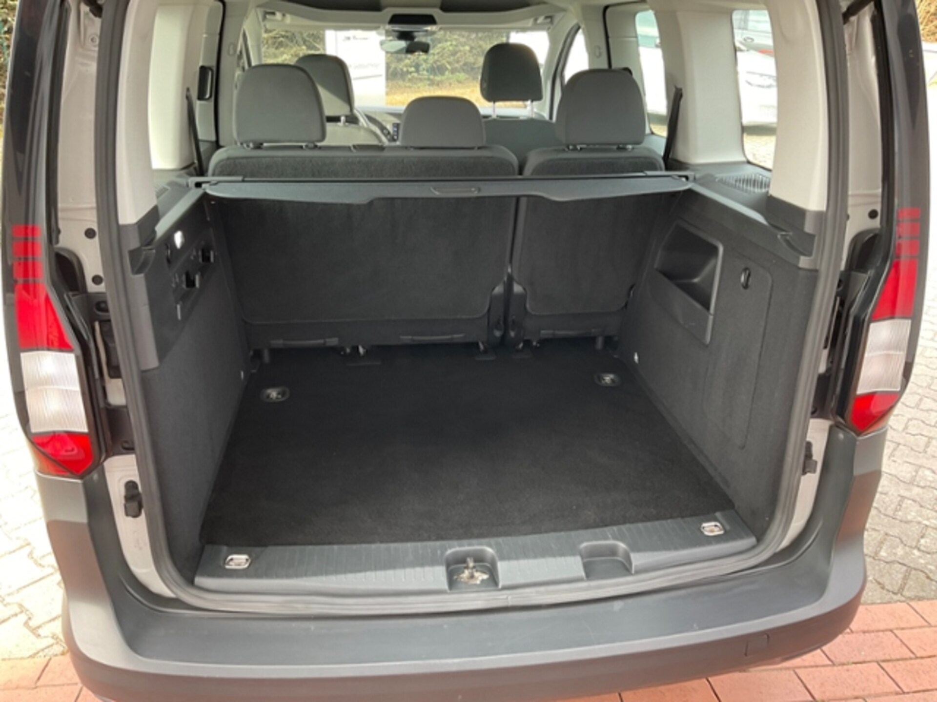 Volkswagen Caddy Kombi Basis-Modell