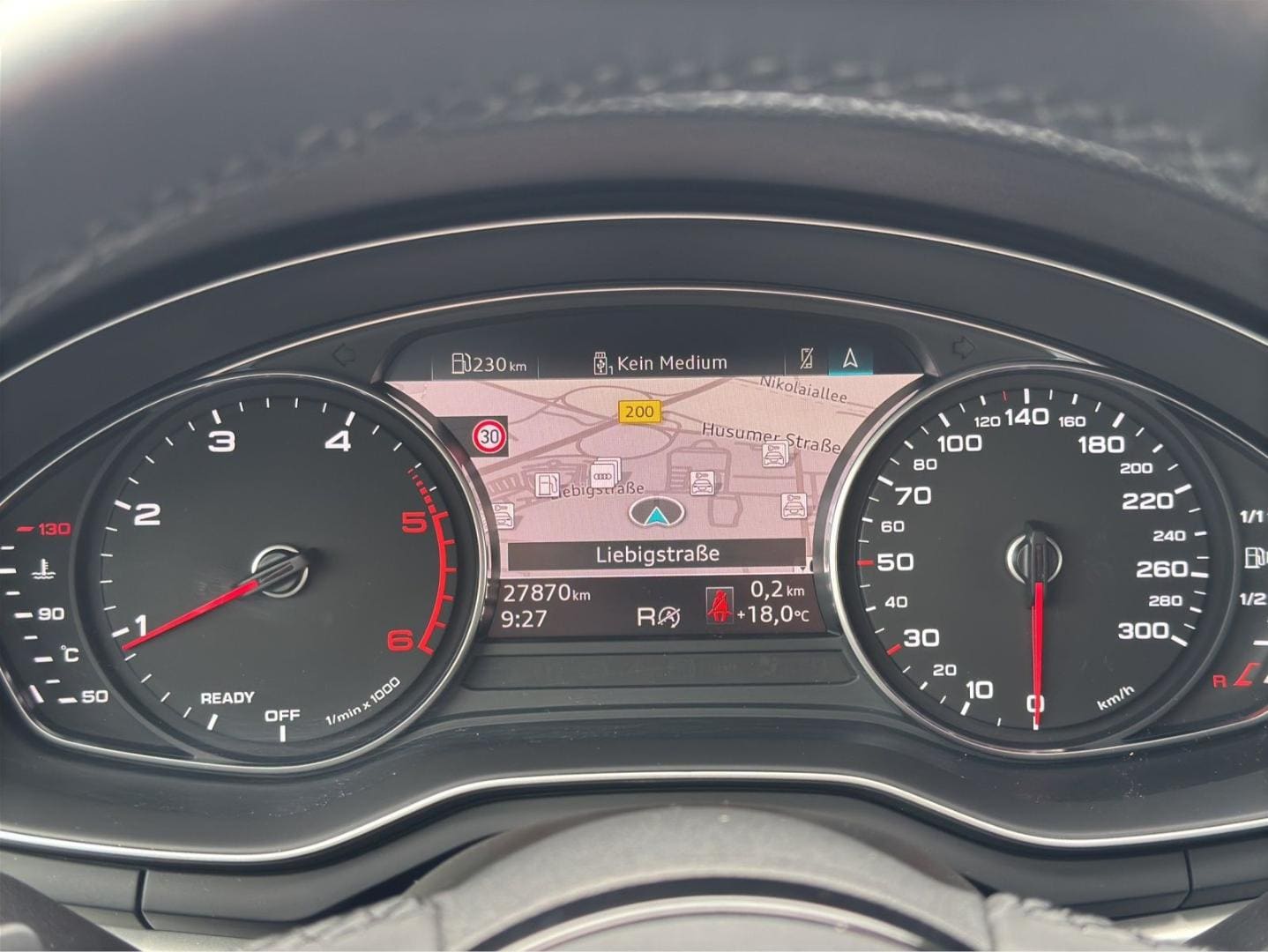 Bild über Audi A4 Avant 30 TDI S tronic - für weitere Informationen kontaktieren Sie den Audi Partner
