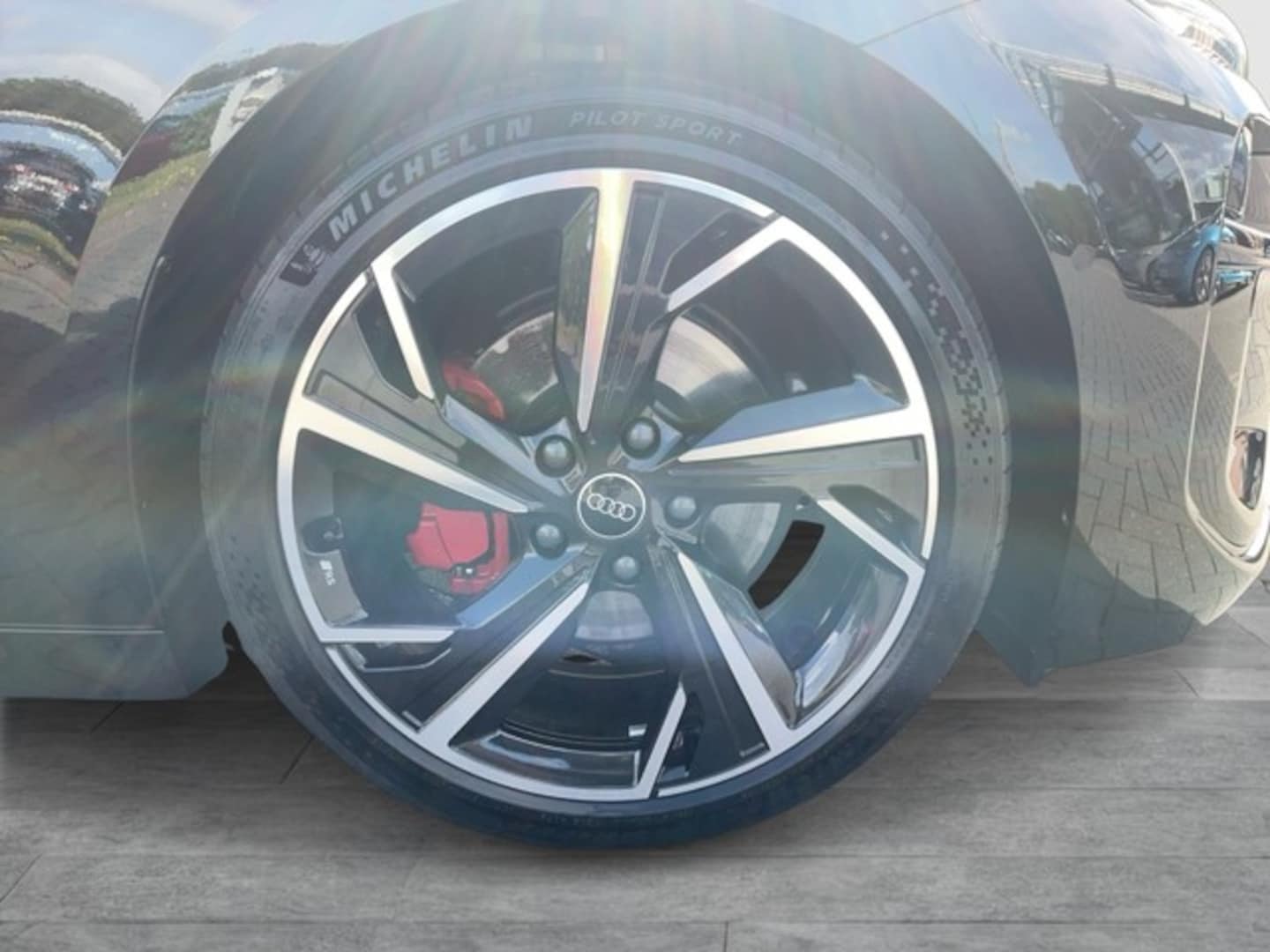 Bild über Audi A6 Avant e-tron e-tron - für weitere Informationen kontaktieren Sie den Audi Partner