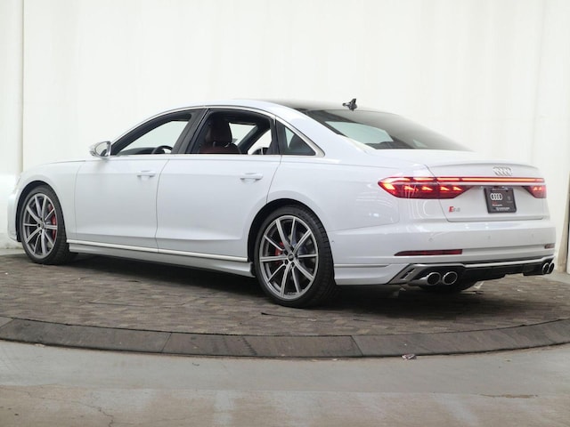 2025 Audi S8 L