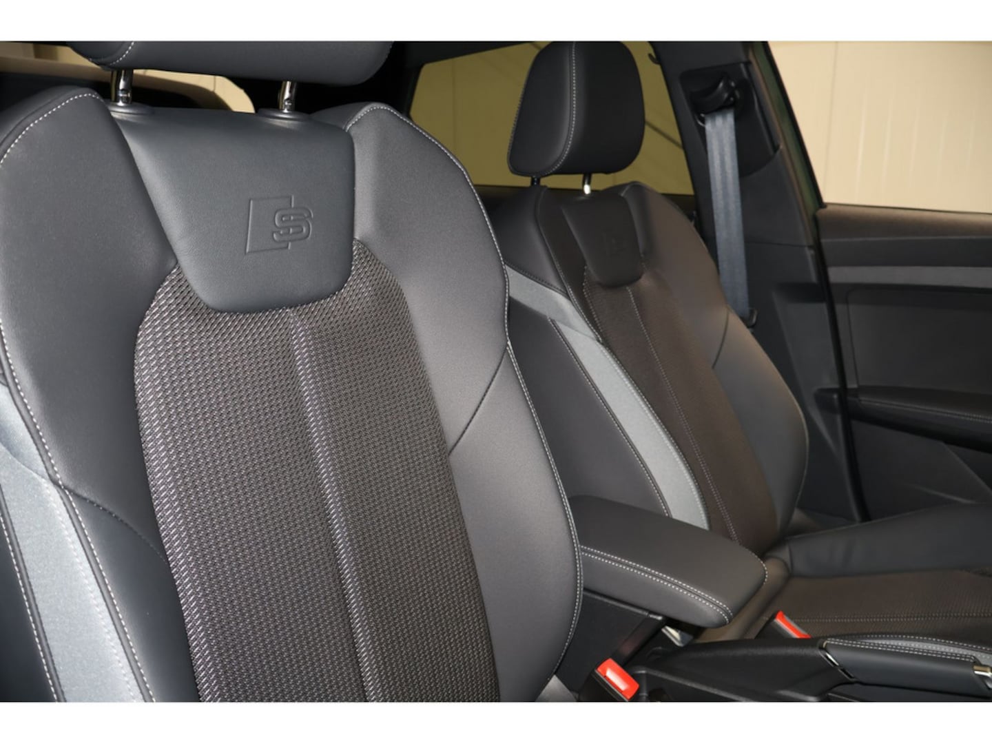 Bild über Audi A1 Sportback S line 35 TFSI S tronic - für weitere Informationen kontaktieren Sie den Audi Partner