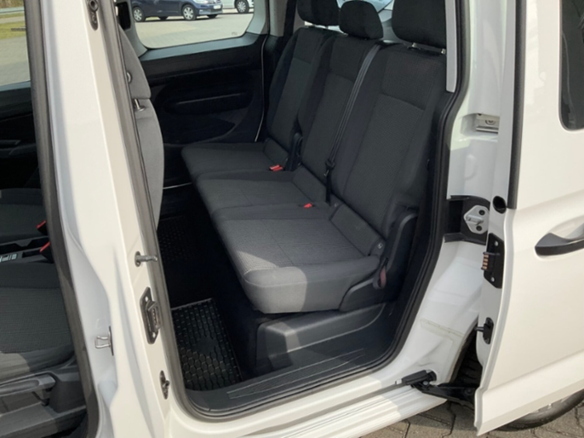 Volkswagen Caddy Kombi Basis-Modell
