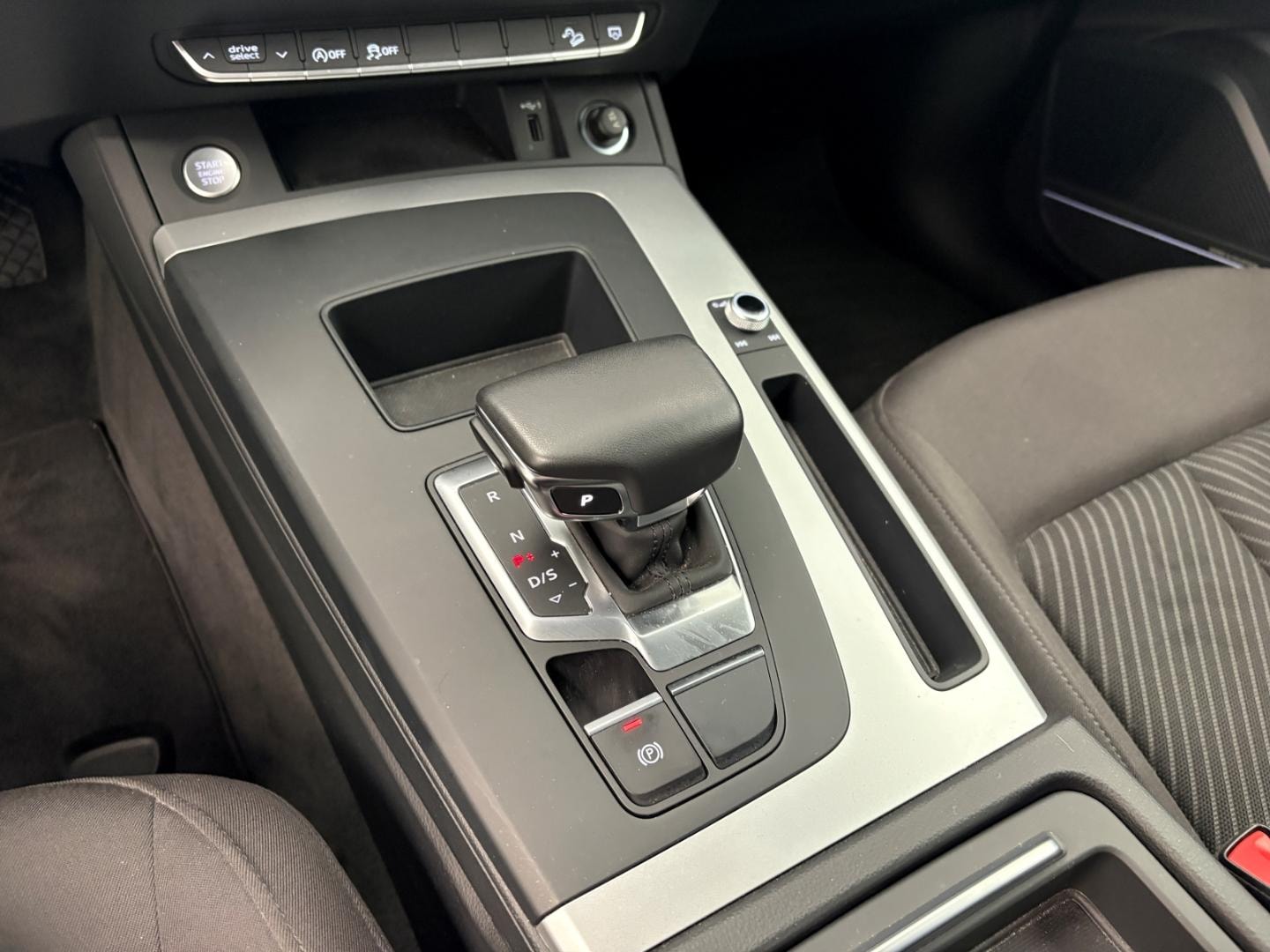 Bild über Audi Q5 45 TFSI quattro S tronic - für weitere Informationen kontaktieren Sie den Audi Partner