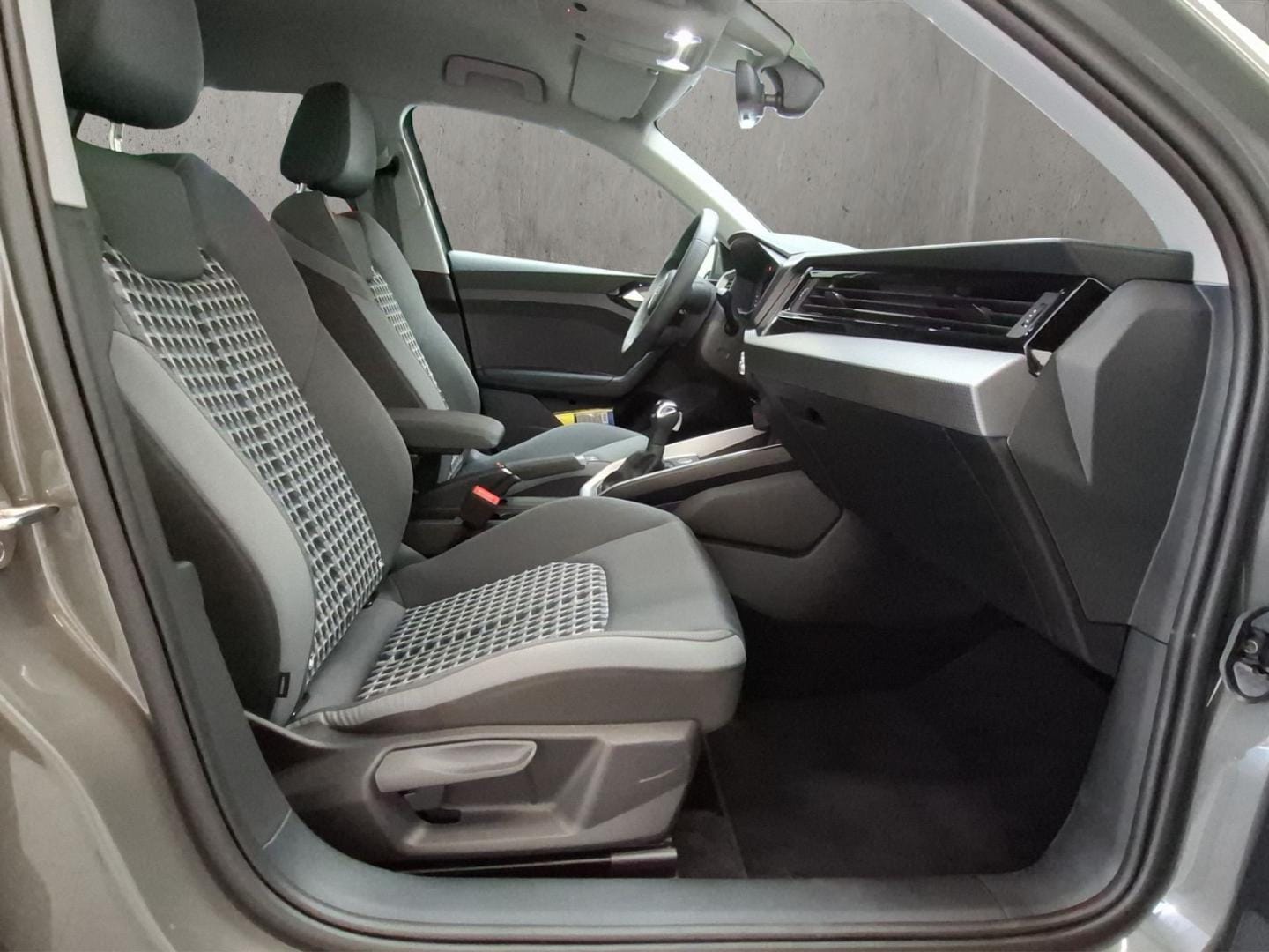 Bild über Audi A1 Sportback advanced 30 TFSI S tronic - für weitere Informationen kontaktieren Sie den Audi Partner