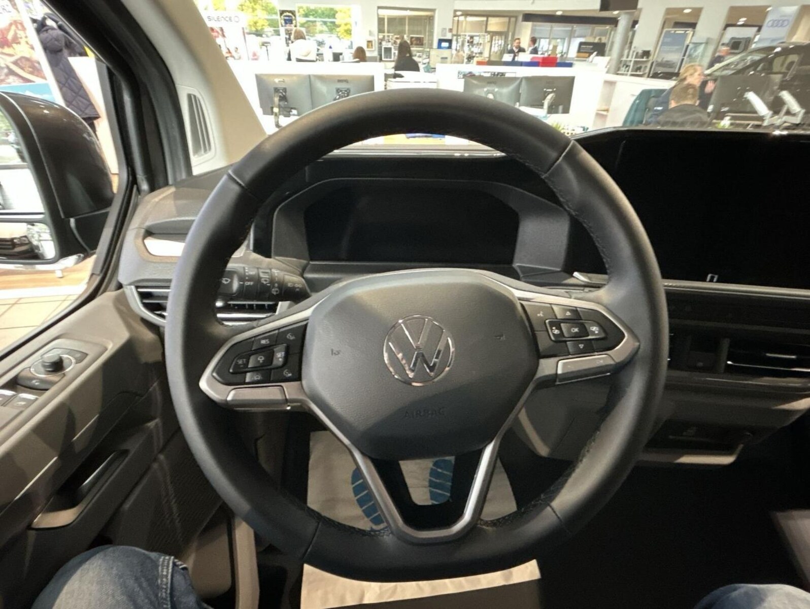 Volkswagen Transporter Kasten langer Radstand – Bild 23