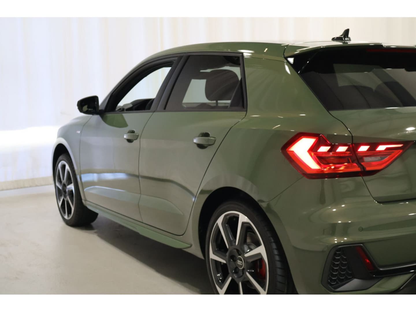 Bild über Audi A1 Sportback S line 35 TFSI S tronic - für weitere Informationen kontaktieren Sie den Audi Partner