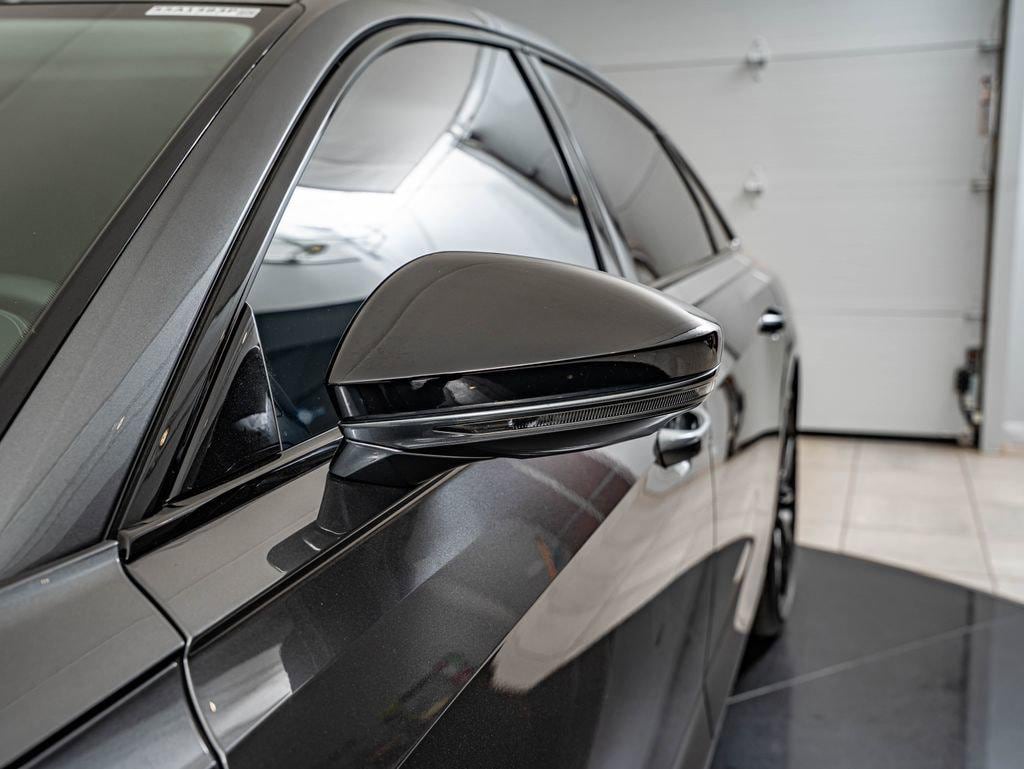 2022 Audi S8 Base - Photo 9