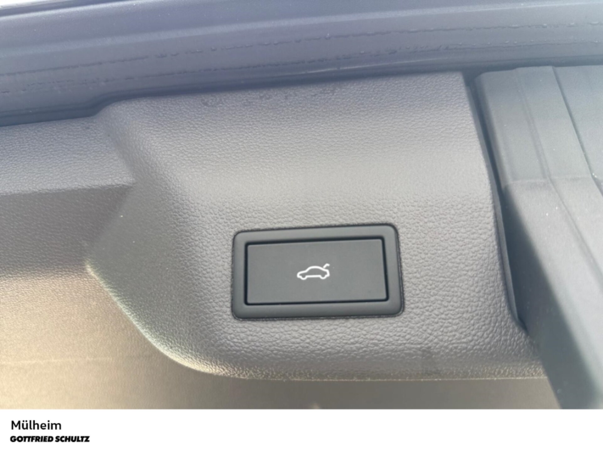 Volkswagen Multivan Langversion Basis-Modell