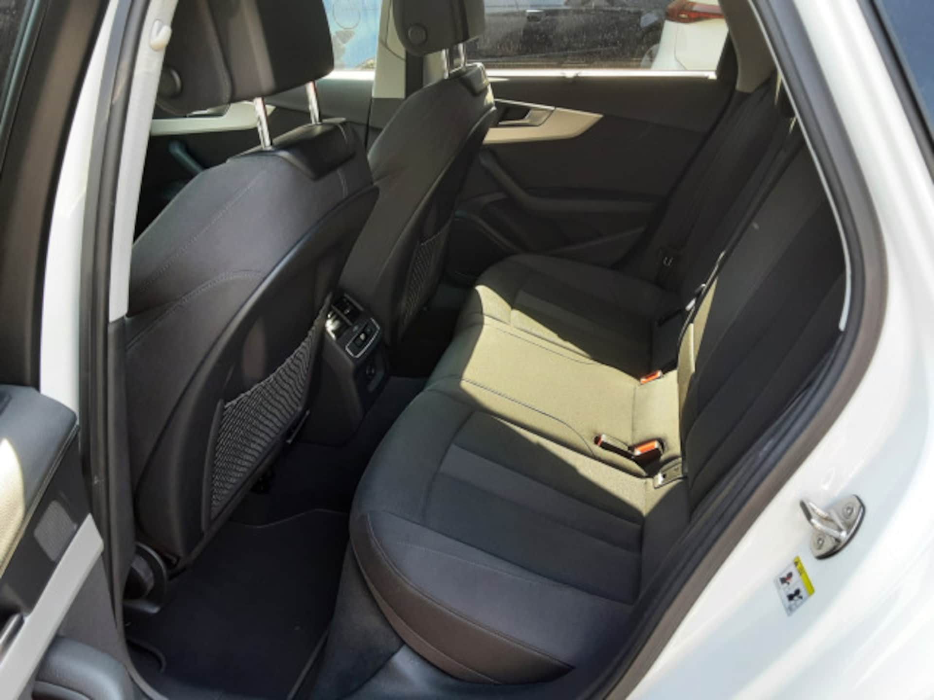 Audi A4 Avant S line