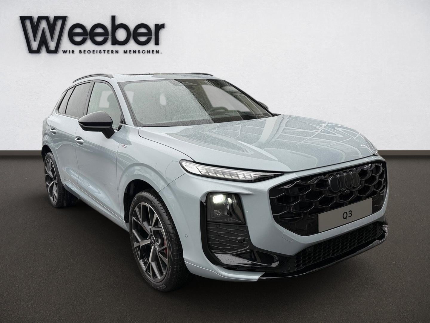Bild über Audi Q3 SUV TFSI quattro 195 kW S tronic - für weitere Informationen kontaktieren Sie den Audi Partner