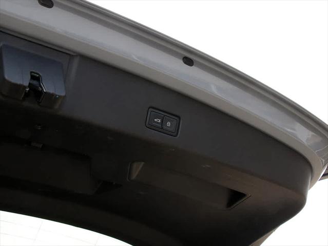 2022 AUDI Q4 - Image 39