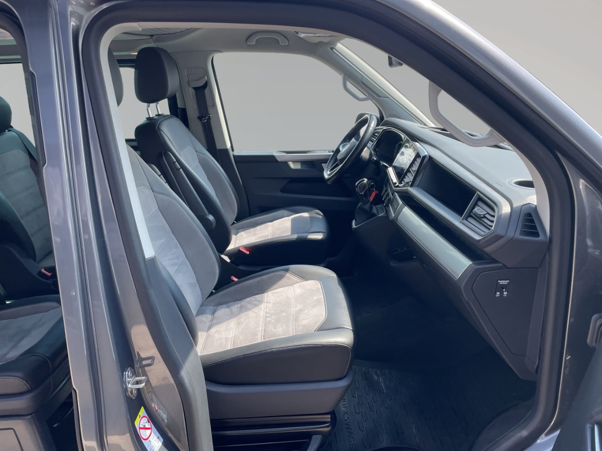 Volkswagen T6.1 California Beach