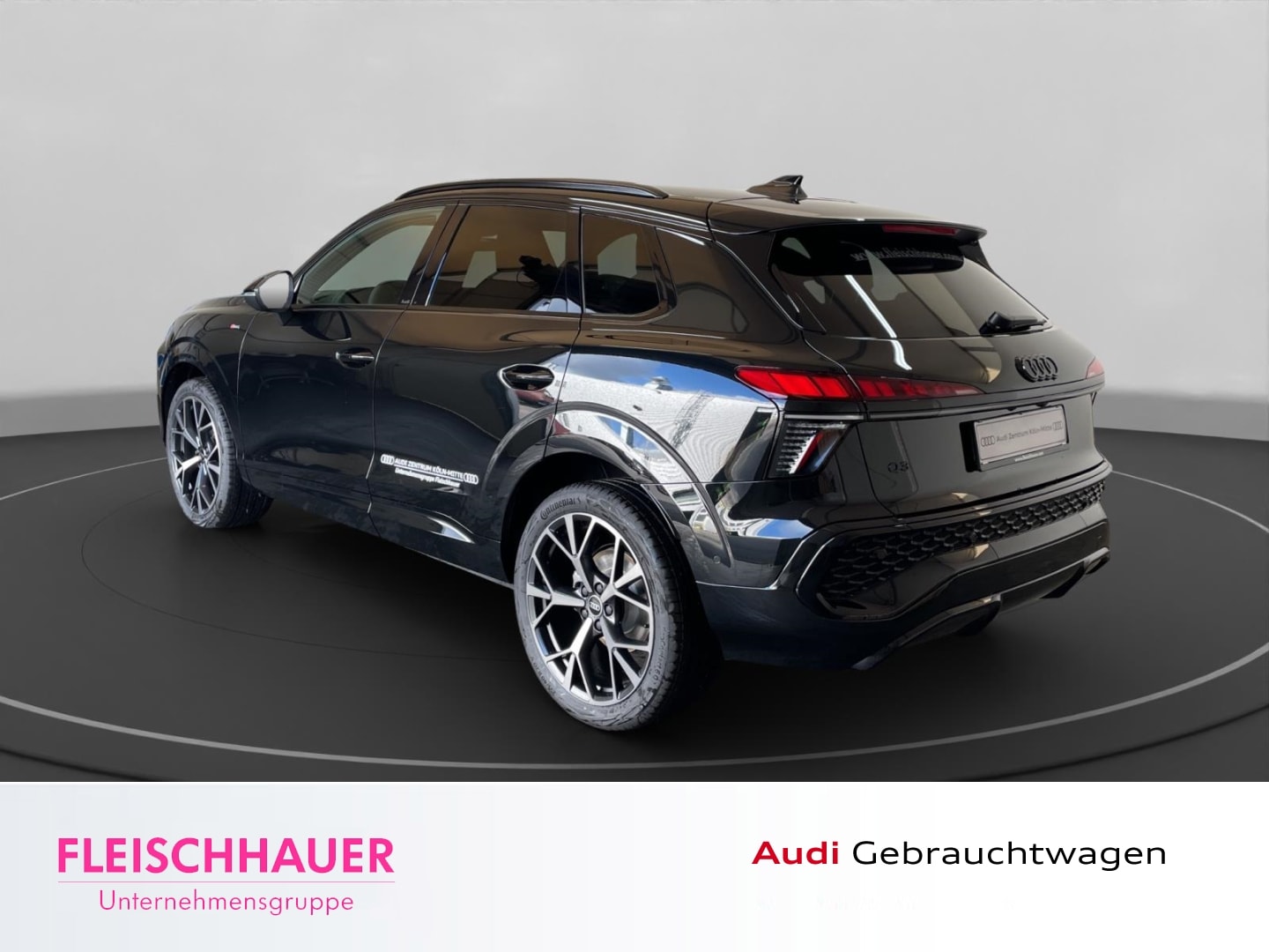 Bild über Audi Q3 SUV TFSI 110 kW S tronic - für weitere Informationen kontaktieren Sie den Audi Partner