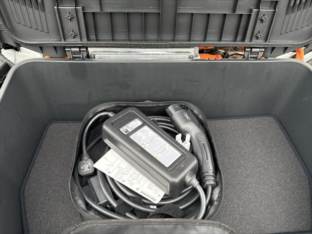 2024 AUDI Q8 - Image 31