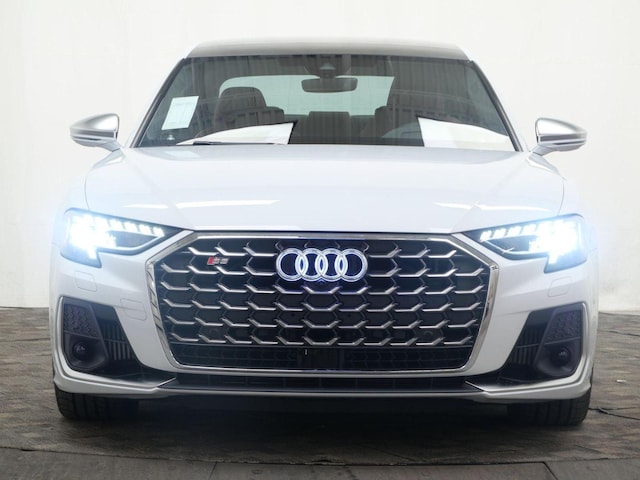 2025 Audi S8 Base - Photo 9