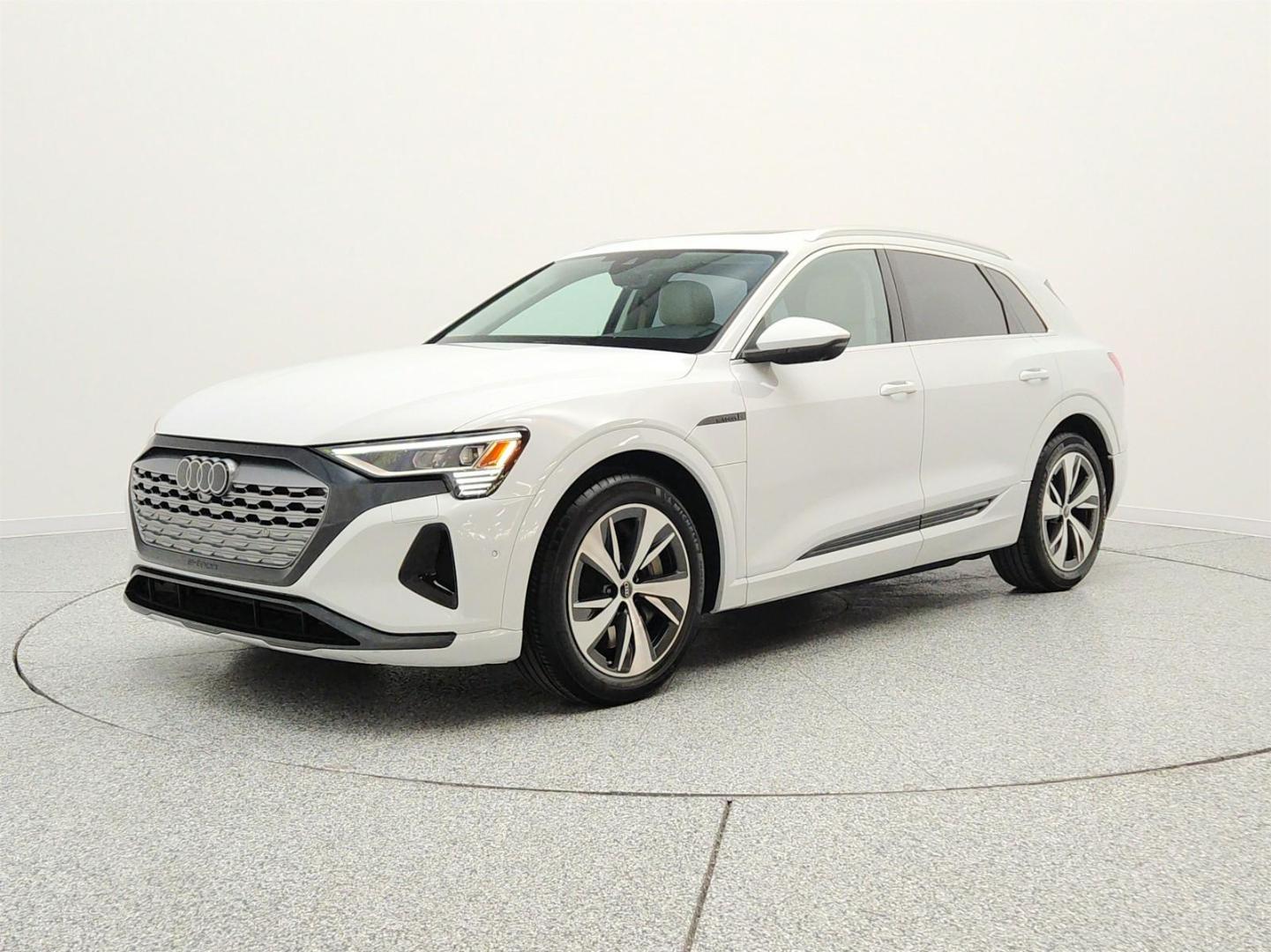 2024 Audi Q8 e-tron 55 114 kWh Premium Plus quattro's photo