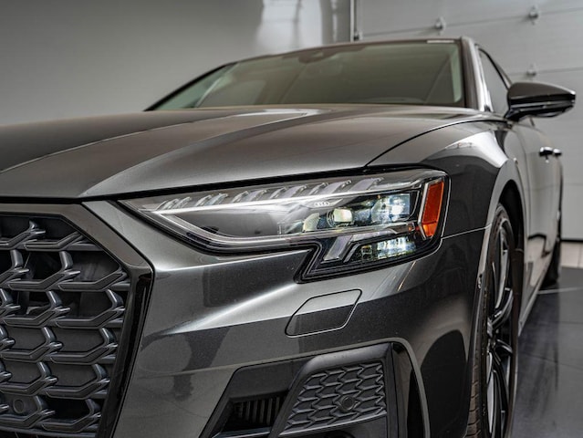 2022 Audi S8 Base - Photo 13