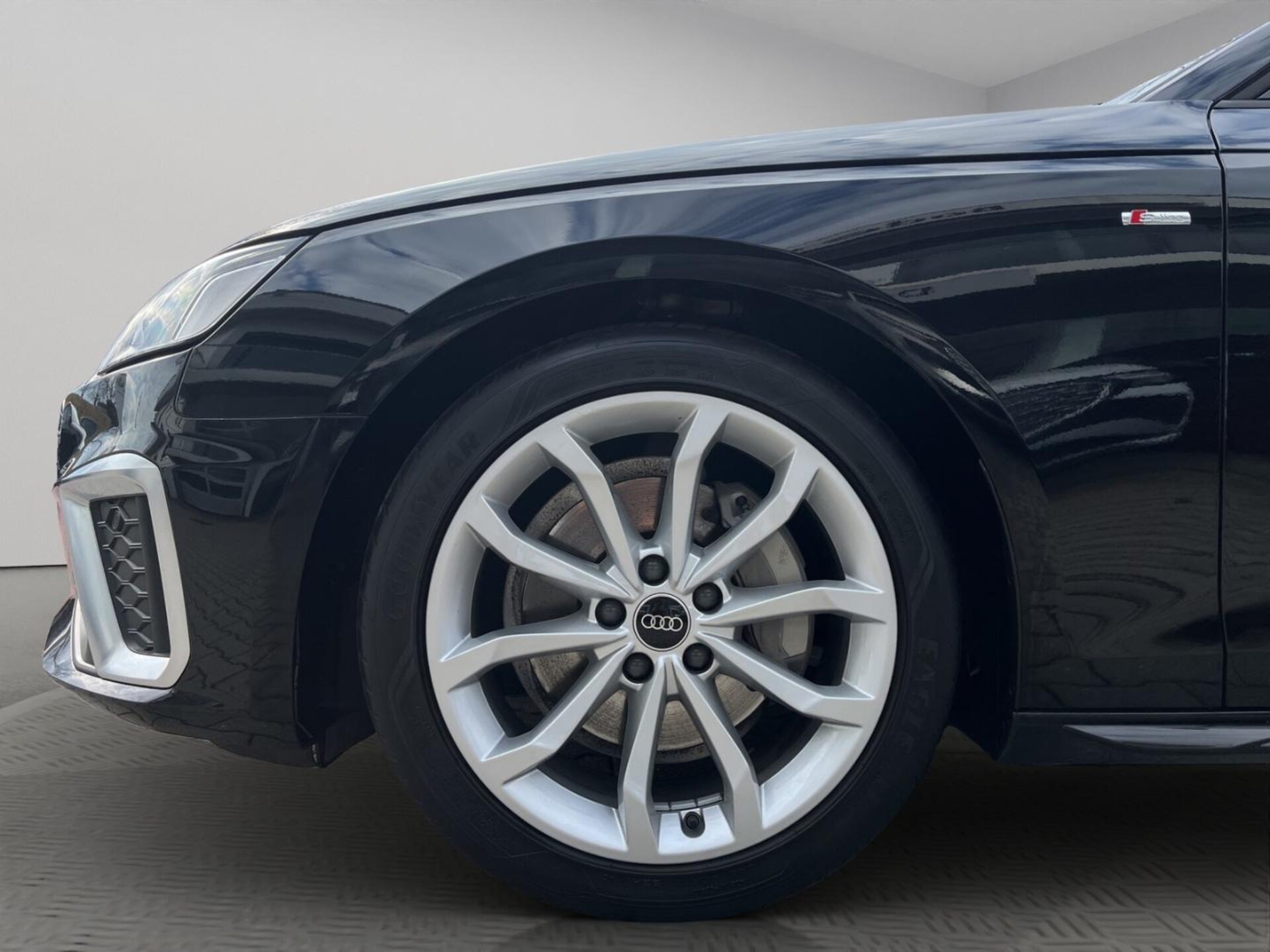 Audi A4 Avant S line