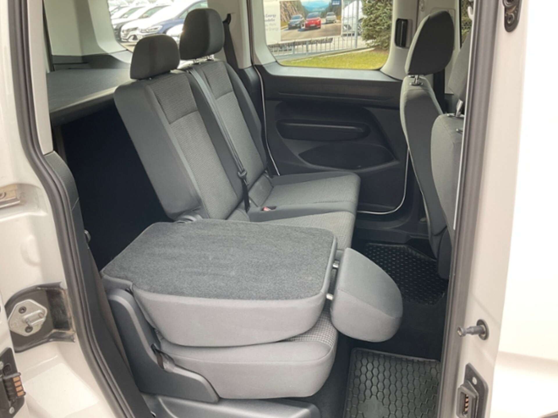 Volkswagen Caddy Kombi Basis-Modell