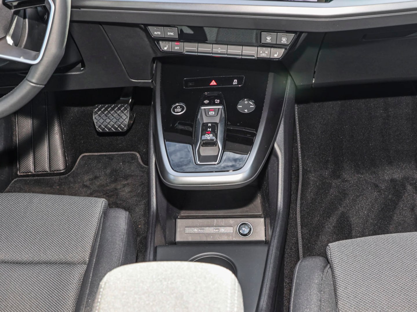 Bild über Audi Q4 e-tron 40 e-tron - für weitere Informationen kontaktieren Sie den Audi Partner