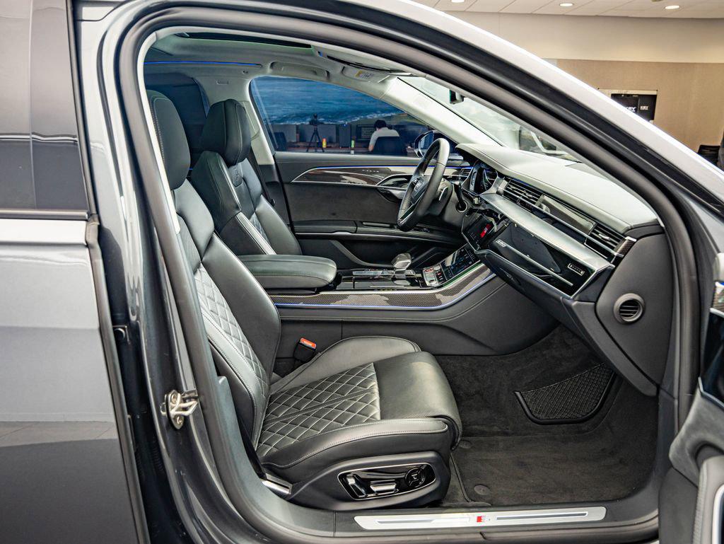 2022 Audi S8 Base - Photo 36