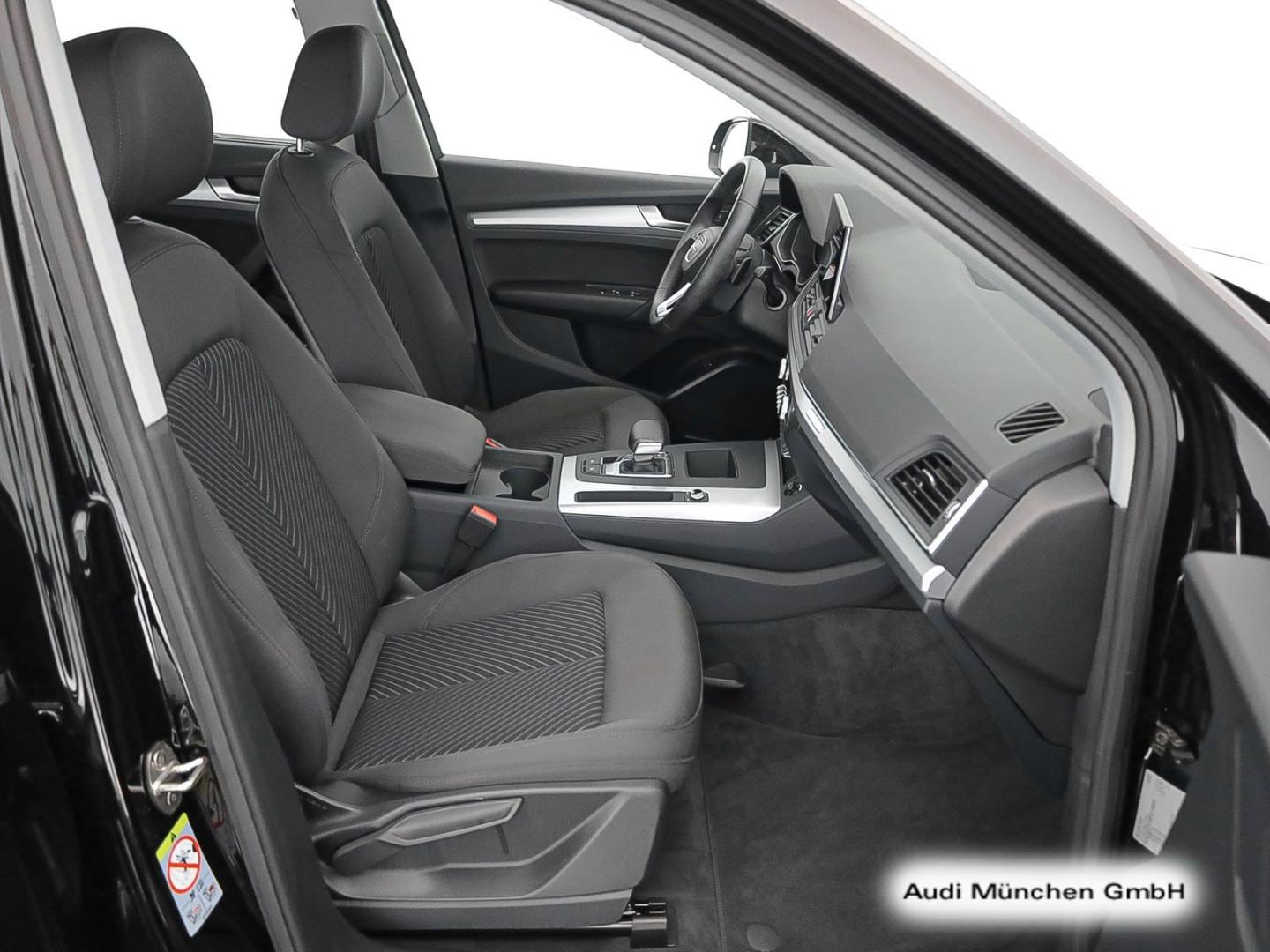 Bild über Audi Q5 TFSI e 50 TFSI e quattro S tronic - für weitere Informationen kontaktieren Sie den Audi Partner
