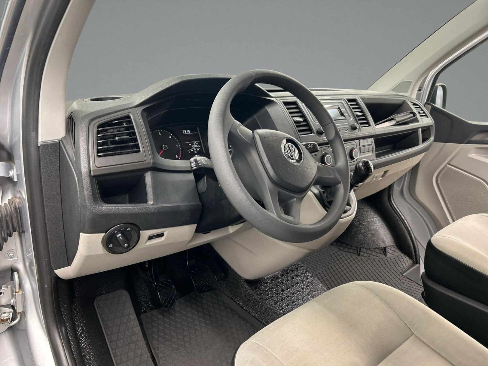 Volkswagen T6 Transporter Kasten kurzer Radstand