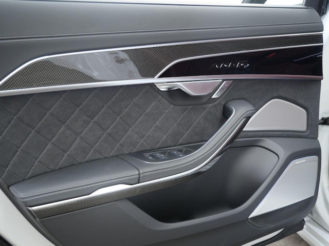 2025 Audi S8 Base - Photo 12