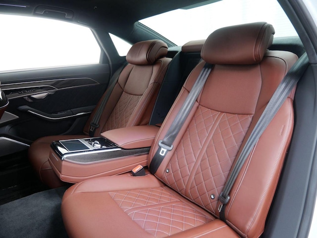 2025 Audi S8 Base - Photo 13