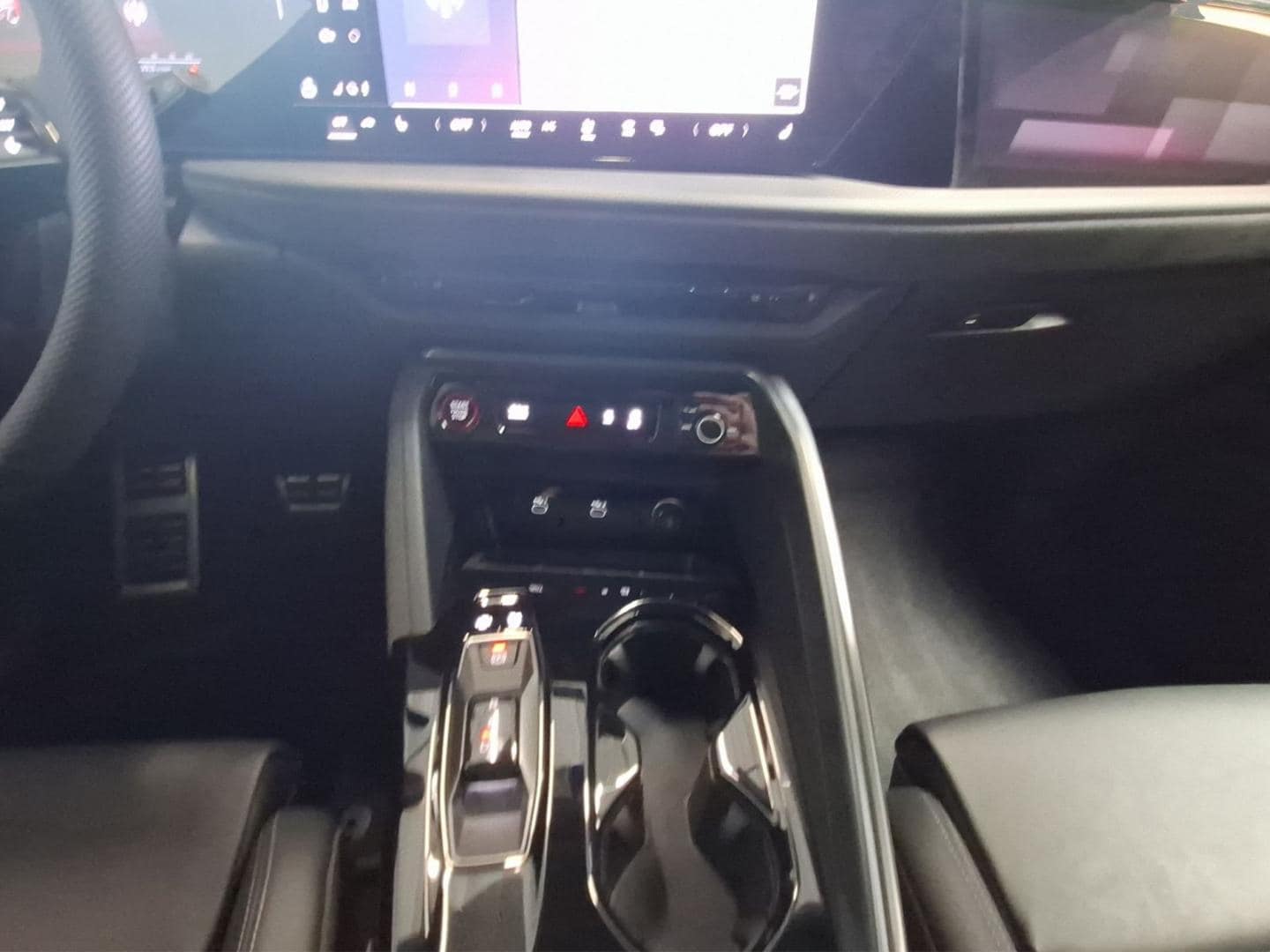 Bild über Audi Q5 SUV TDI quattro 150 kW S tronic - für weitere Informationen kontaktieren Sie den Audi Partner