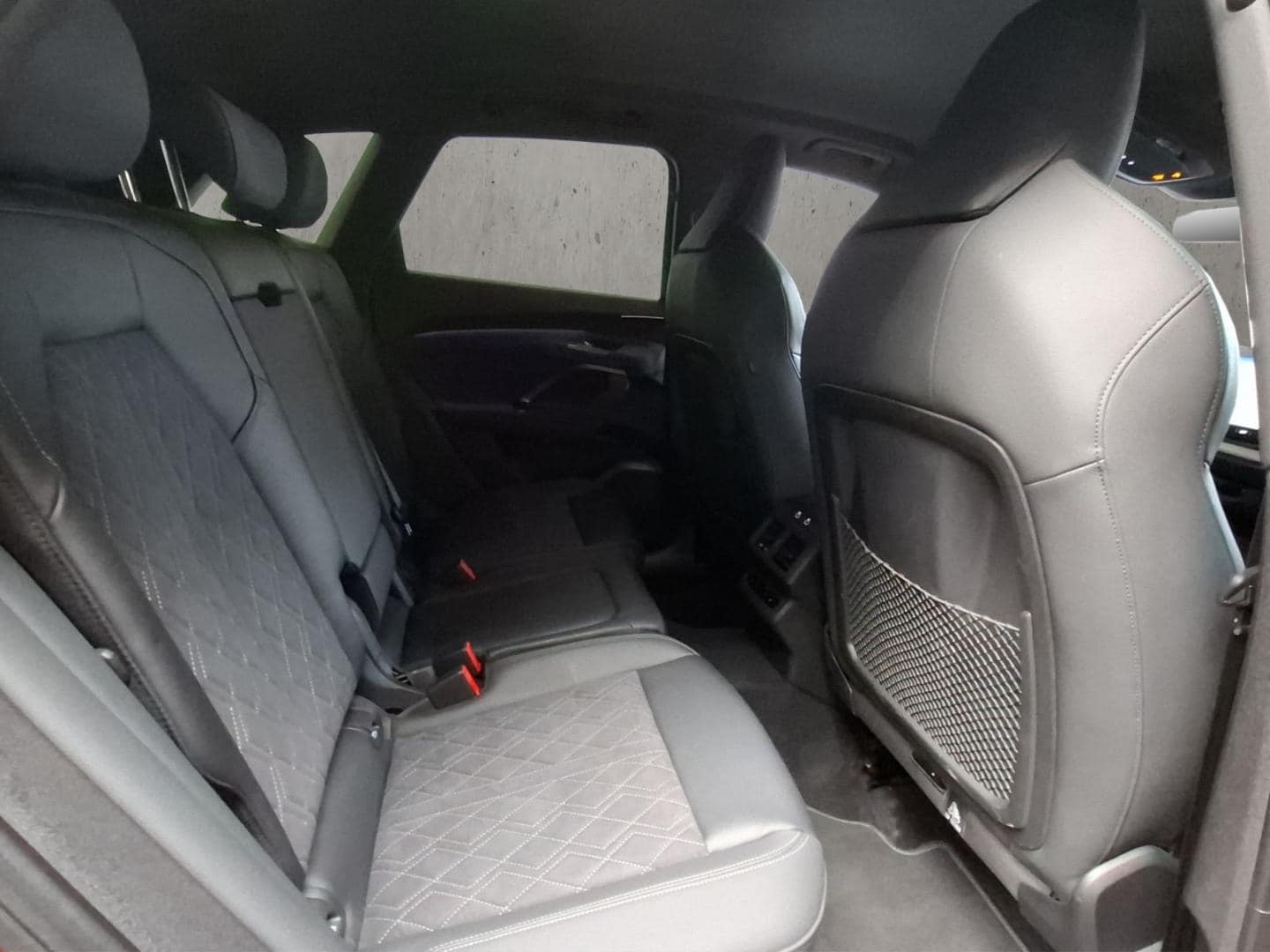 Bild über Audi Q5 SUV TDI quattro 150 kW S tronic - für weitere Informationen kontaktieren Sie den Audi Partner