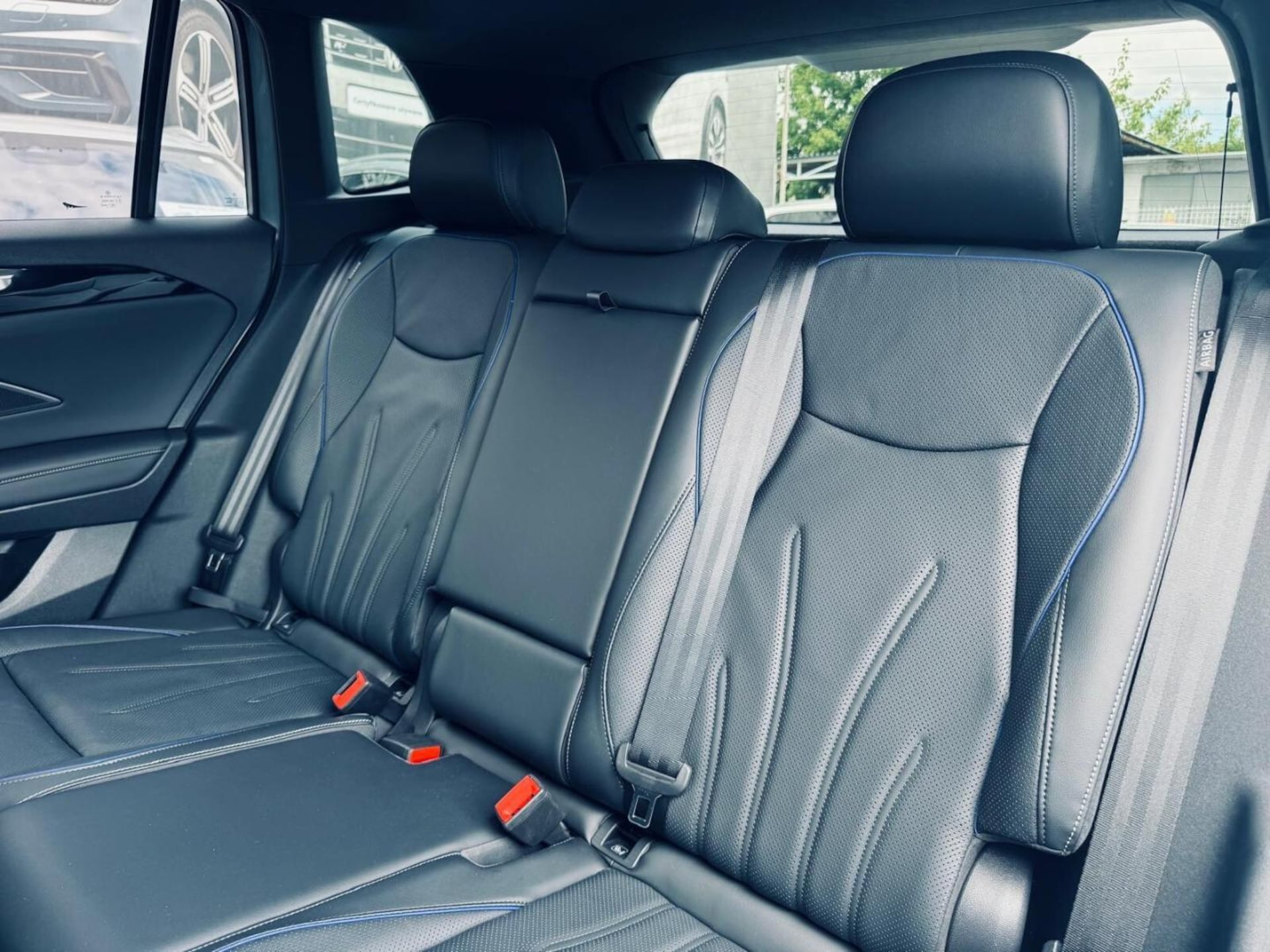 Volkswagen Tiguan R-Line Plus