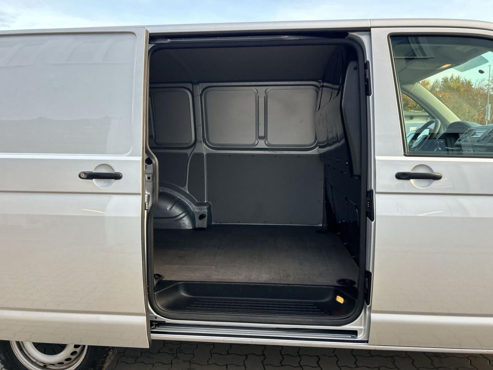 Volkswagen T6 Transporter Kasten kurzer Radstand