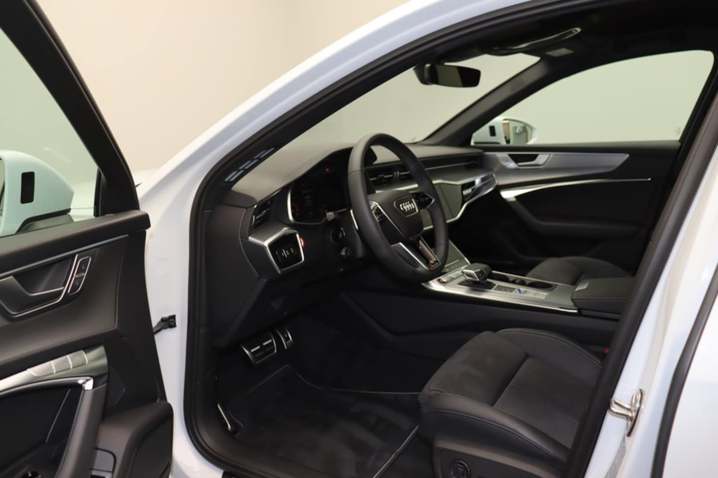 Bild über Audi S6 Limousine TDI quattro tiptronic - für weitere Informationen kontaktieren Sie den Audi Partner