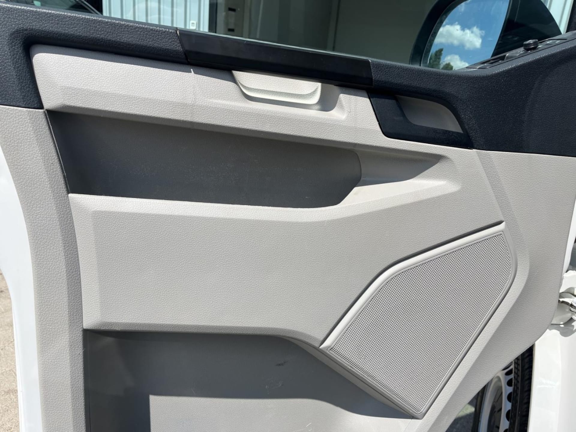 Volkswagen T6 Transporter Kasten langer Radstand
