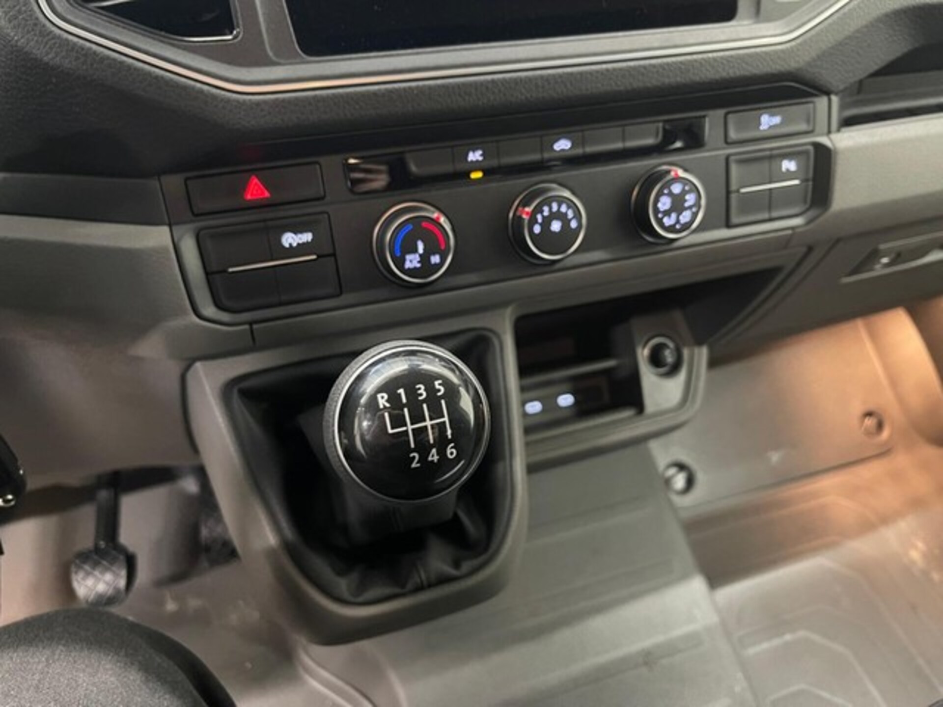 Volkswagen Crafter Kasten mittlerer Radstand