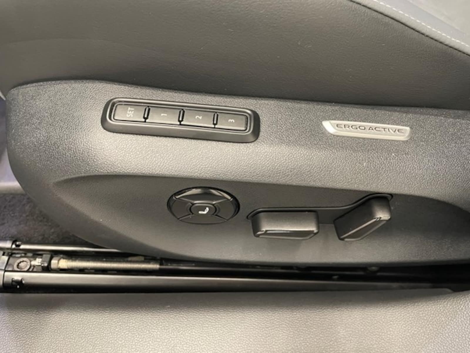 Volkswagen Passat – Bild 16