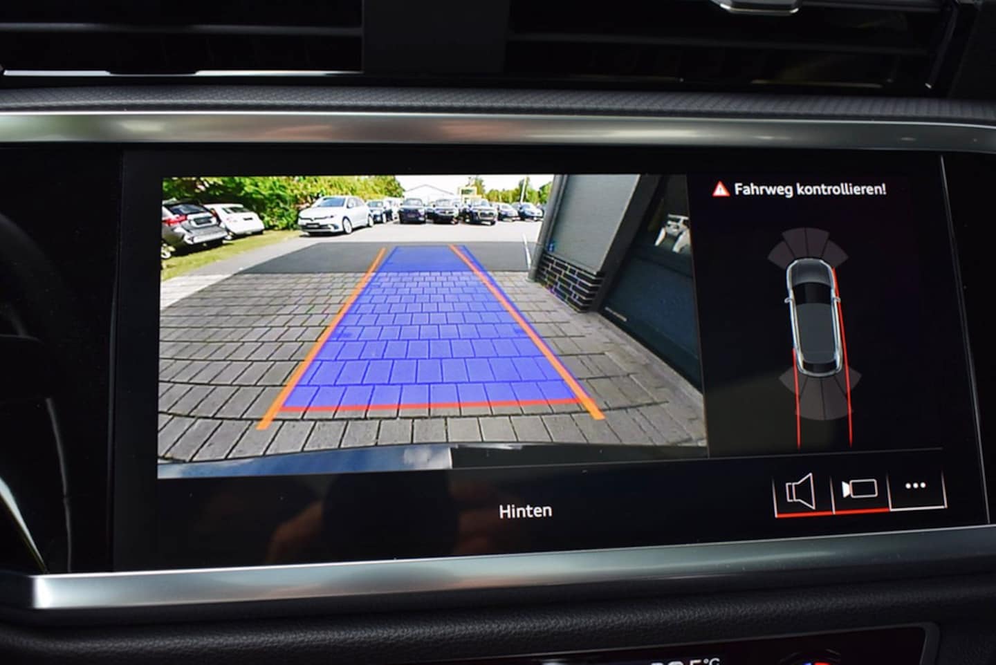 Bild über Audi Q3 Sportback S line 40 TFSI quattro S tronic - für weitere Informationen kontaktieren Sie den Audi Partner