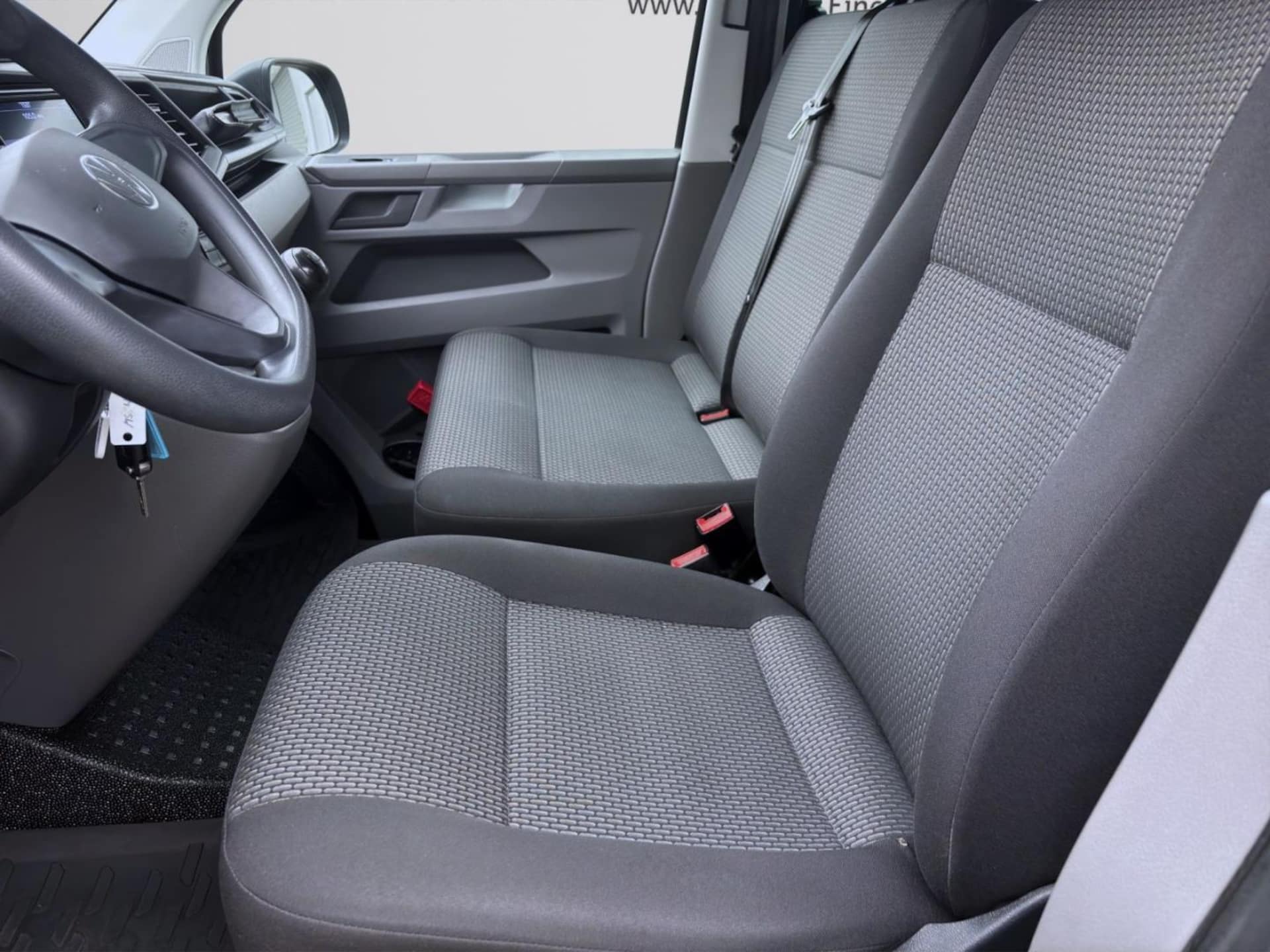 Volkswagen T6.1 Transporter Kombi kurzer Radstand