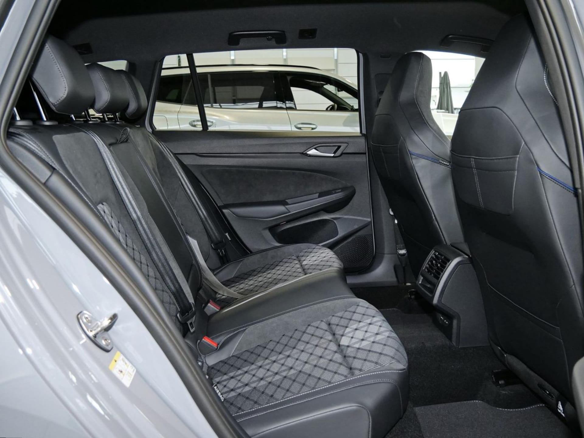 Volkswagen Golf Variant R-Line