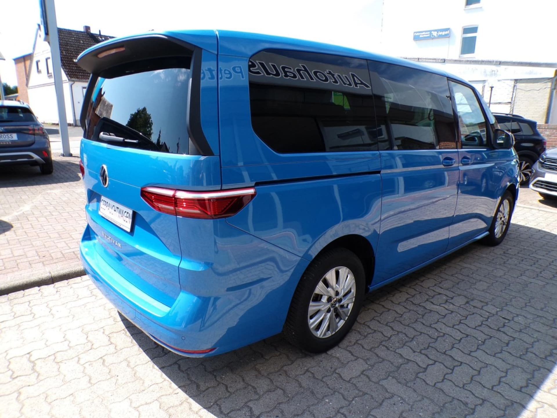 Volkswagen Multivan Langversion Basis-Modell