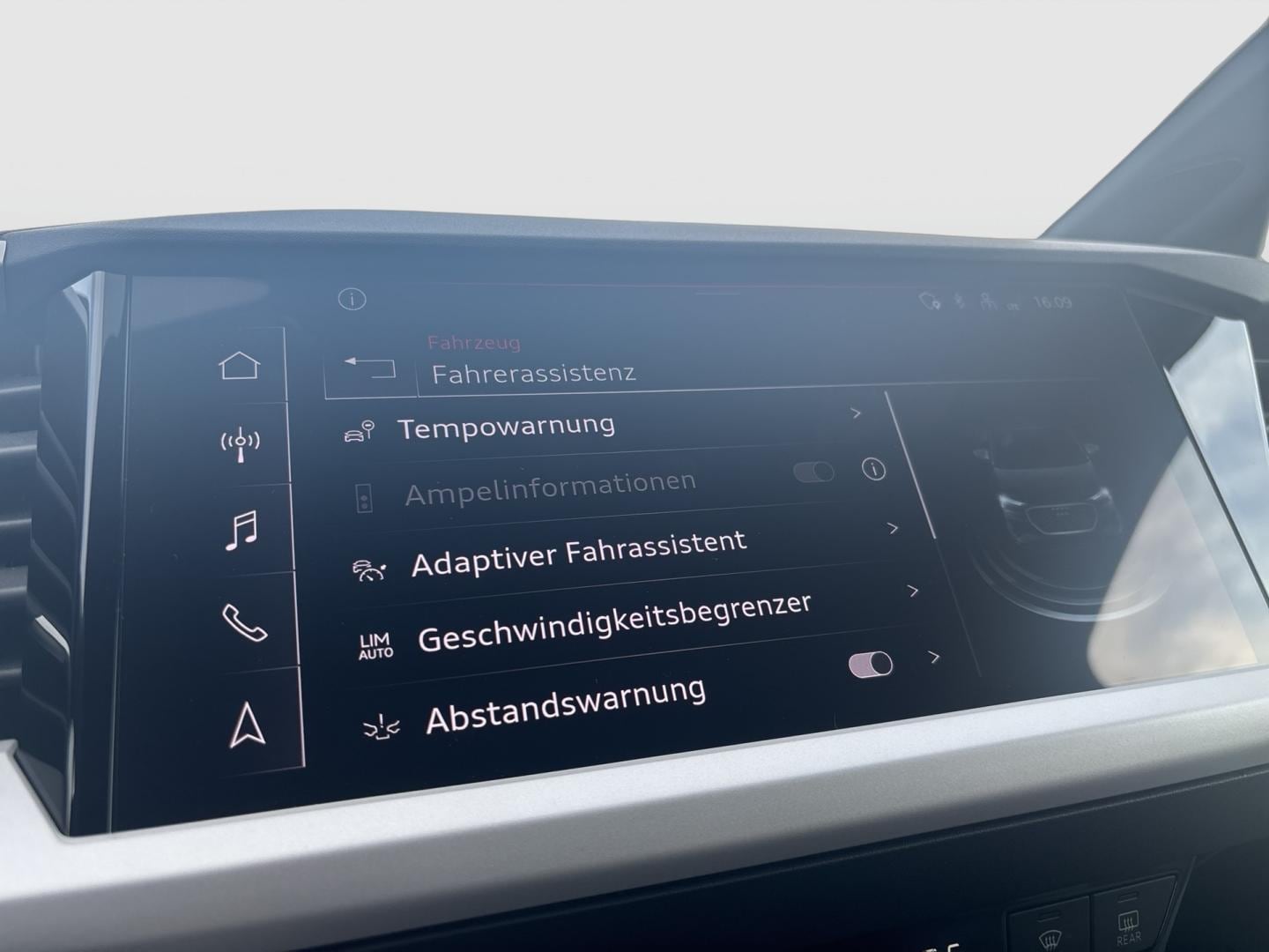Bild über Audi Q4 Sportback e-tron 40 e-tron - für weitere Informationen kontaktieren Sie den Audi Partner